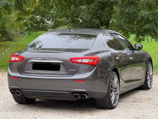 Maserati Limousine Bild 4