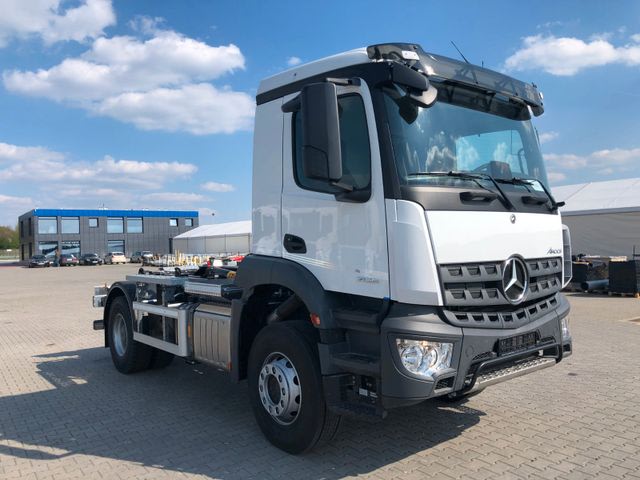 Mercedes-Benz · Container Bild 2