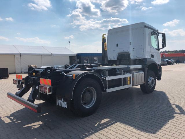 Mercedes-Benz · Container Bild 3