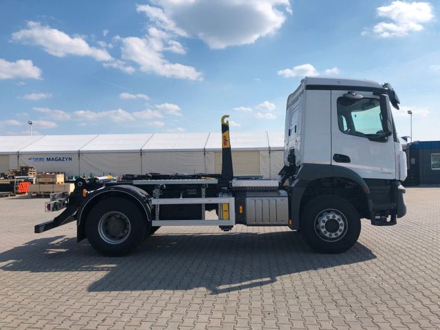 Mercedes-Benz · Container Bild 4