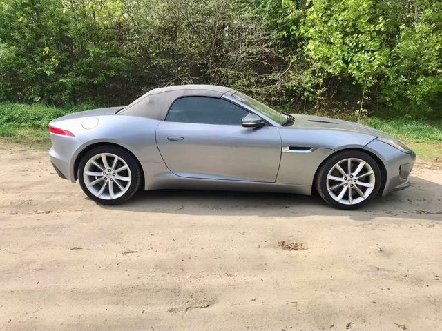 Jaguar Cabrio Bild 4