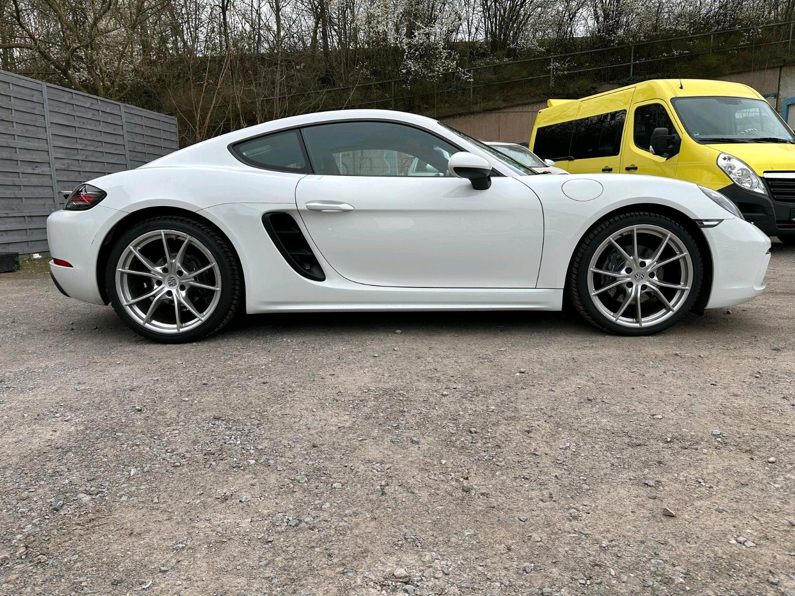 Porsche Sport Bild 3