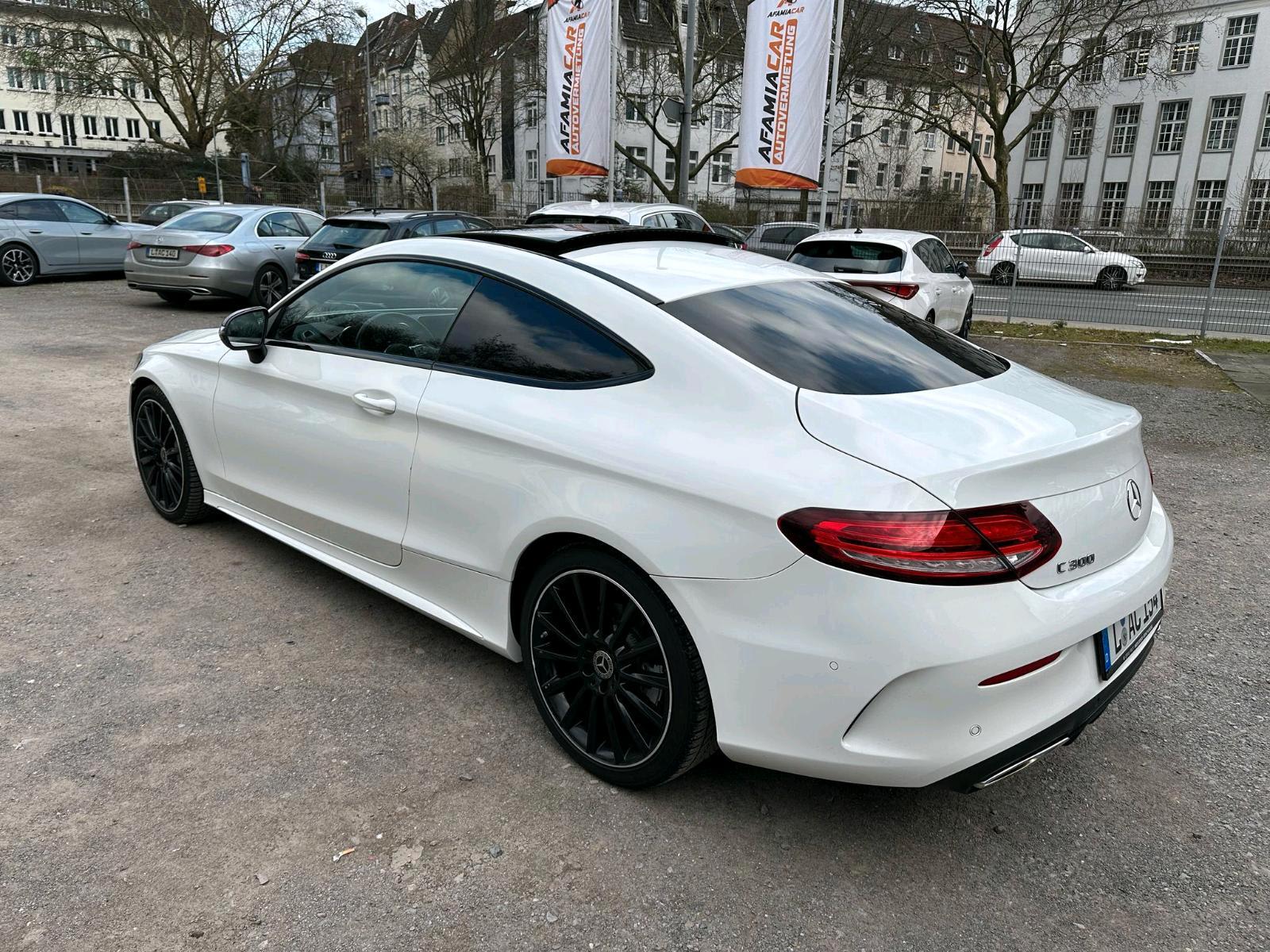 Mercedes-Benz Coupé Bild 3