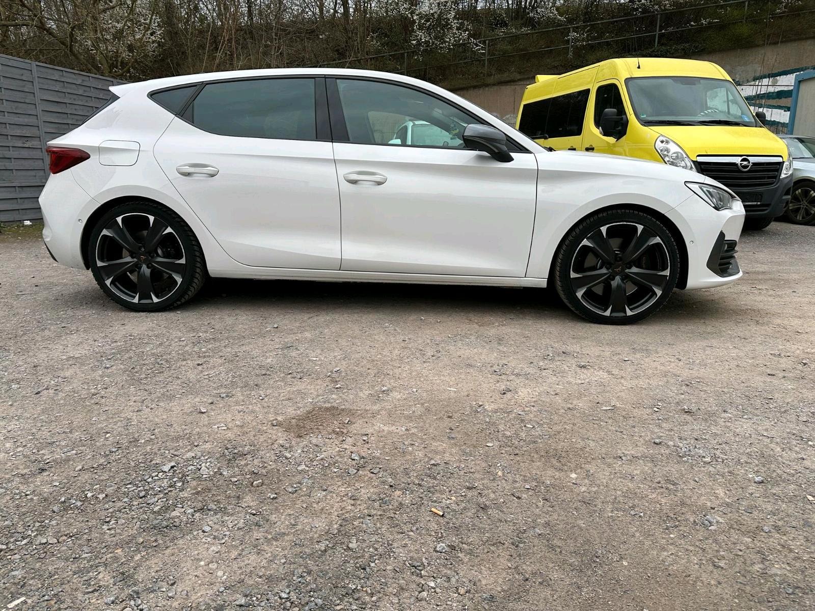 Seat Cupra / Leihwagen Afamiacar Autovermietung Bild 6
