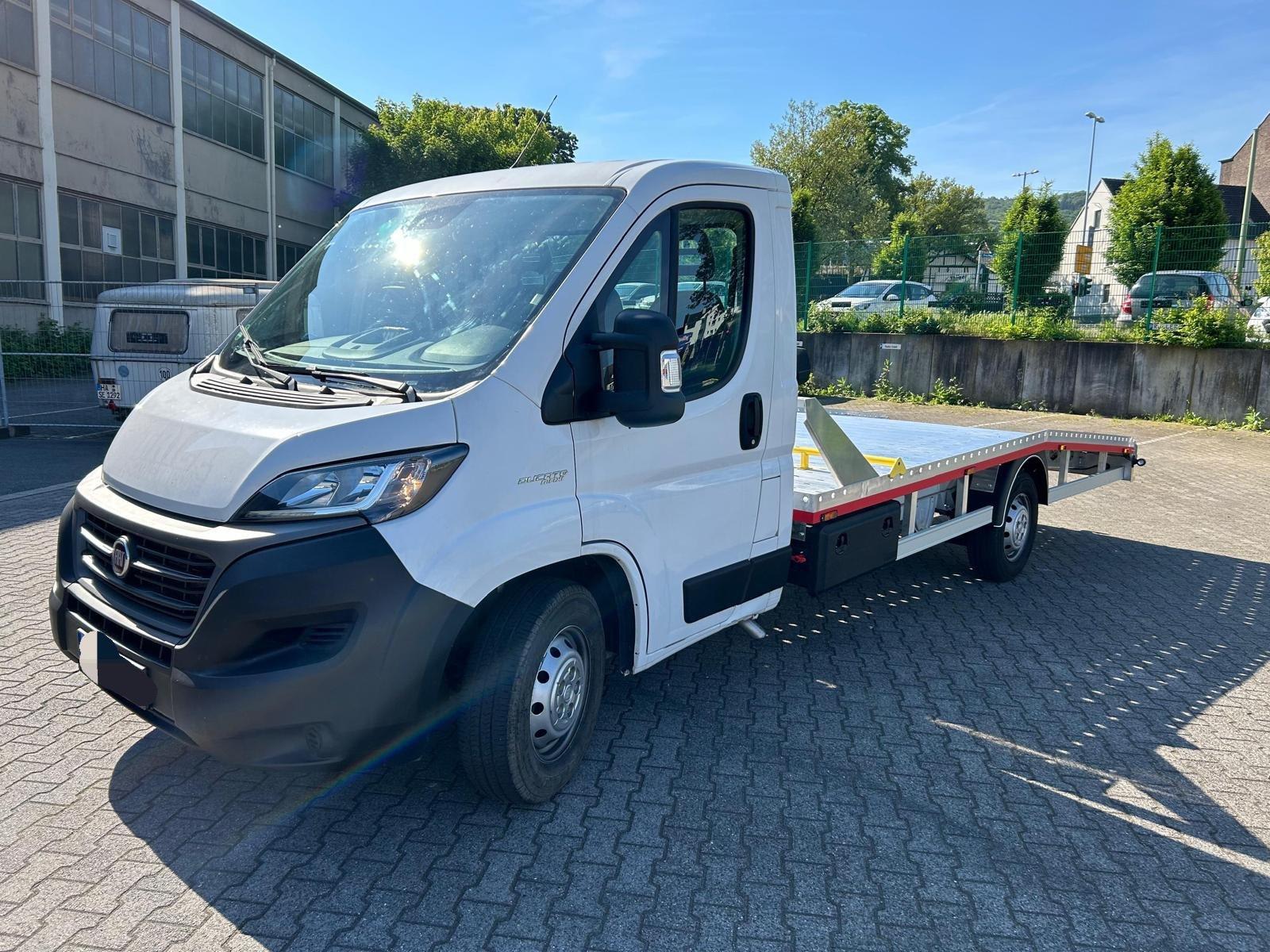 Autovermietung / Fiat Ducato Abschleppwagen bei… Bild 3