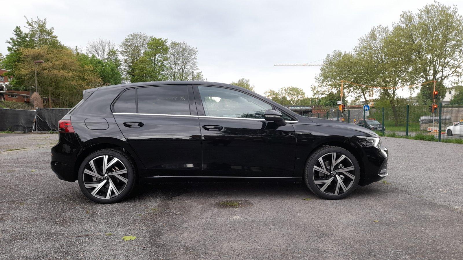 Autovermietung / VW Golf 8 bei Trans-Cars Bild 5