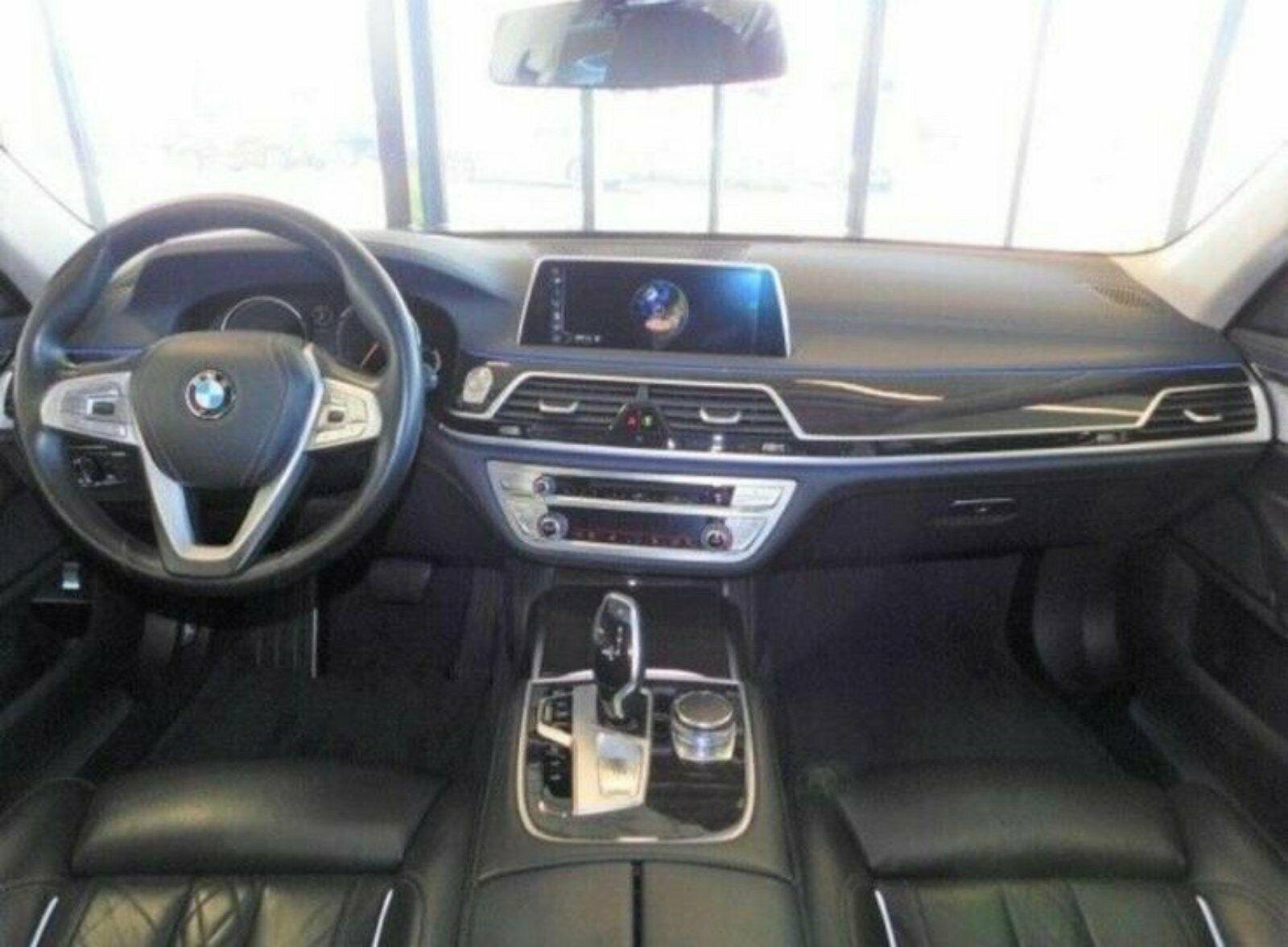 Autovermietung / BMW 740D xDrive bei Trans-Cars Bild 5