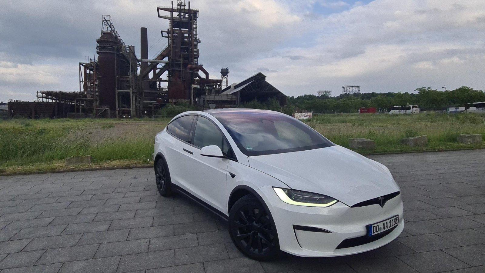 Tesla Model X Plaid 1020 PS Dortmund Bild 3