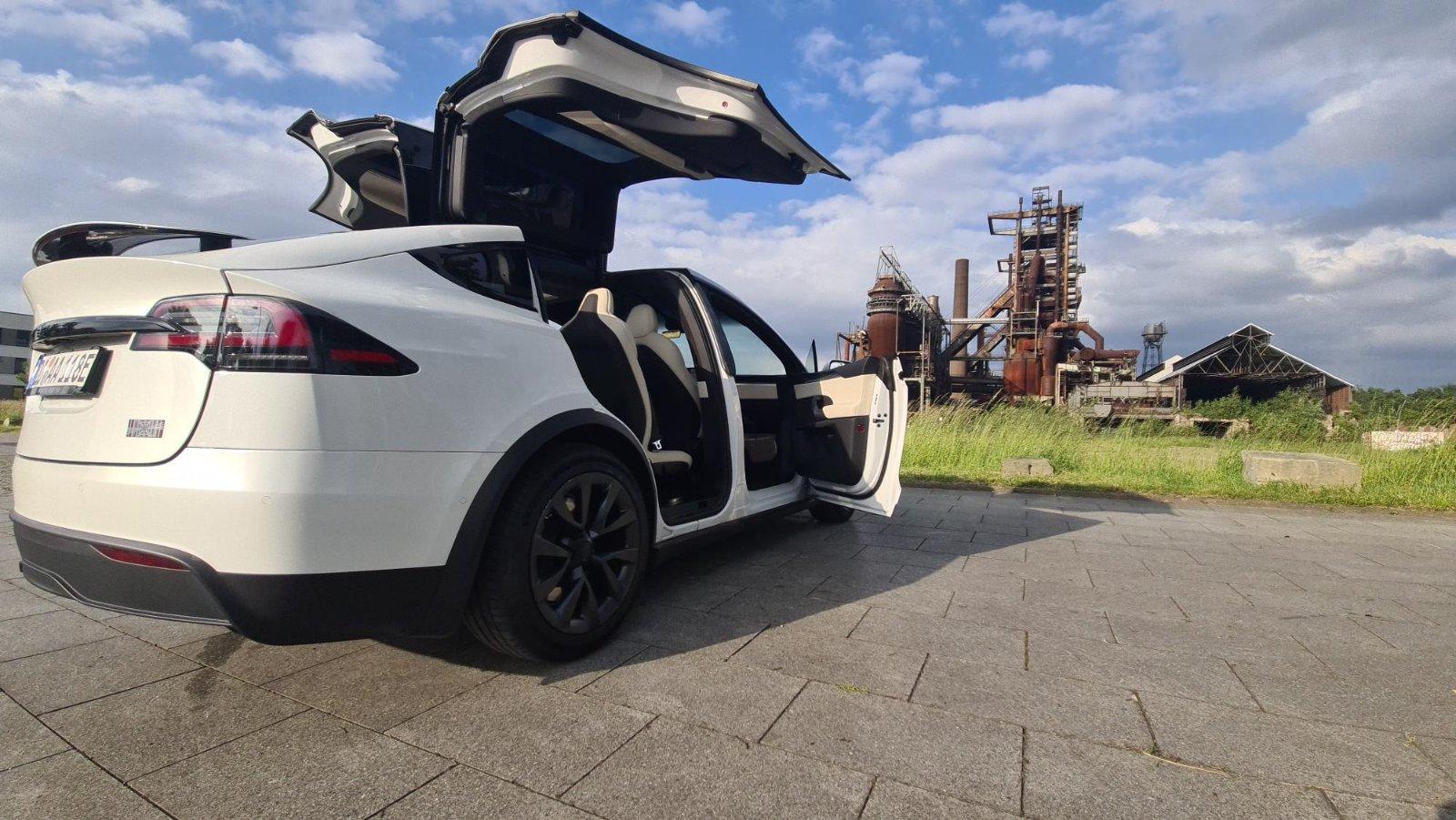 Tesla Model X Plaid 1020 PS Dortmund Bild 5