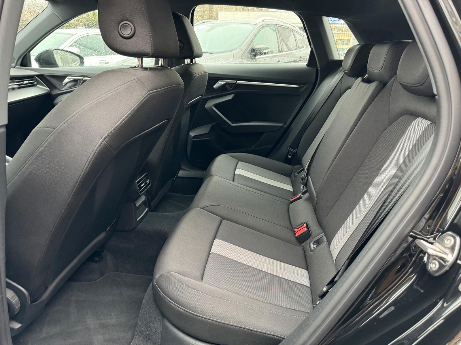 Audi A3 Sportback S-Line / Autovermietung / / Köln Bild 4