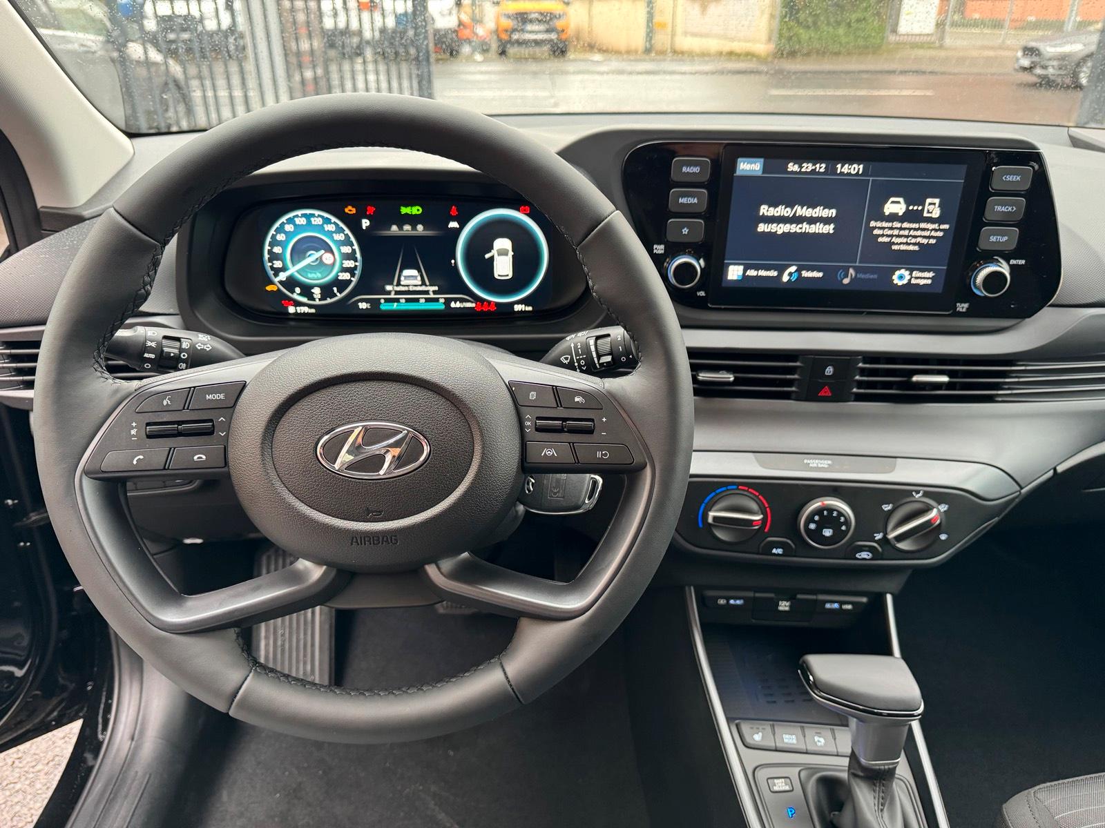 Hyundai i20 / Automatik / Autovermietung / / Köln Bild 5