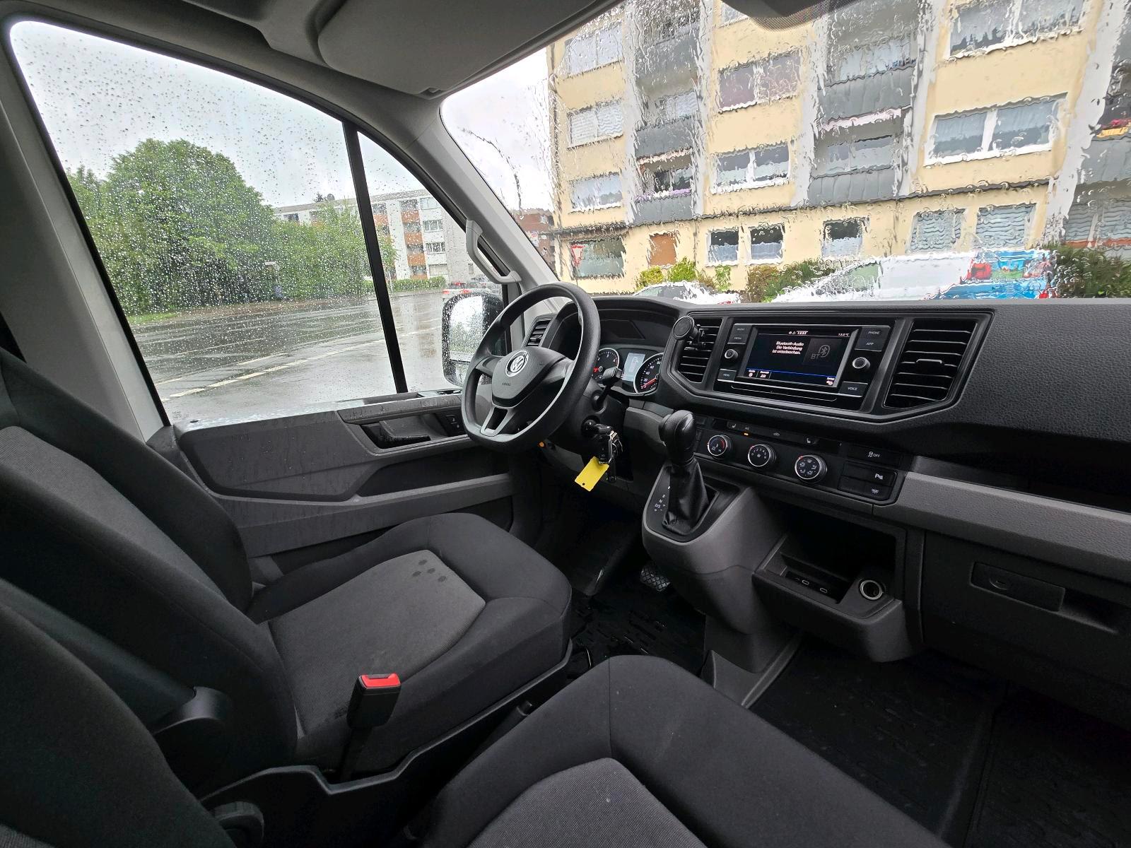 Autovermietung / / VW Crafter 35 Hochraum Kasten… Bild 4