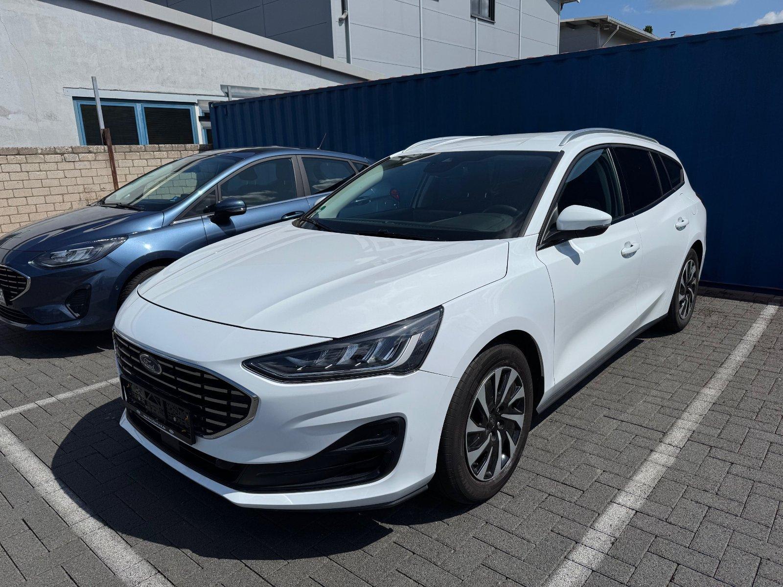 Ford Focus / / PKW / Automatik Bild 3