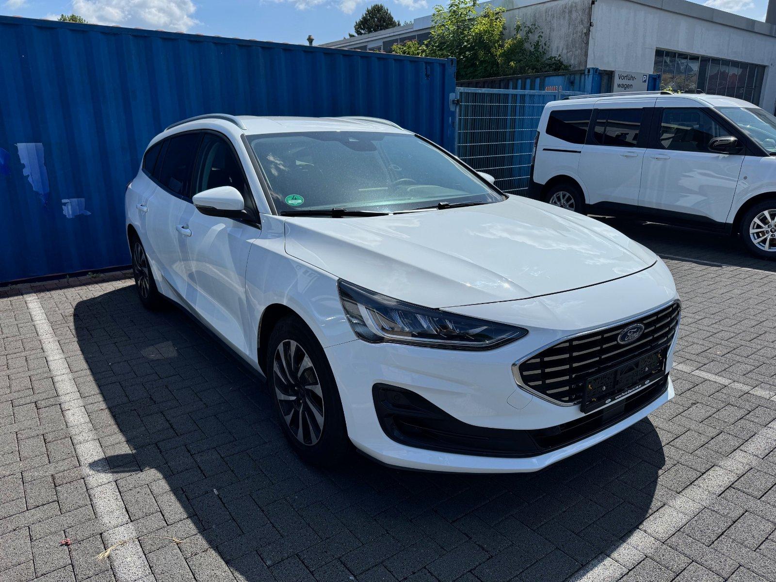 Ford Focus / / PKW / Automatik Bild 4