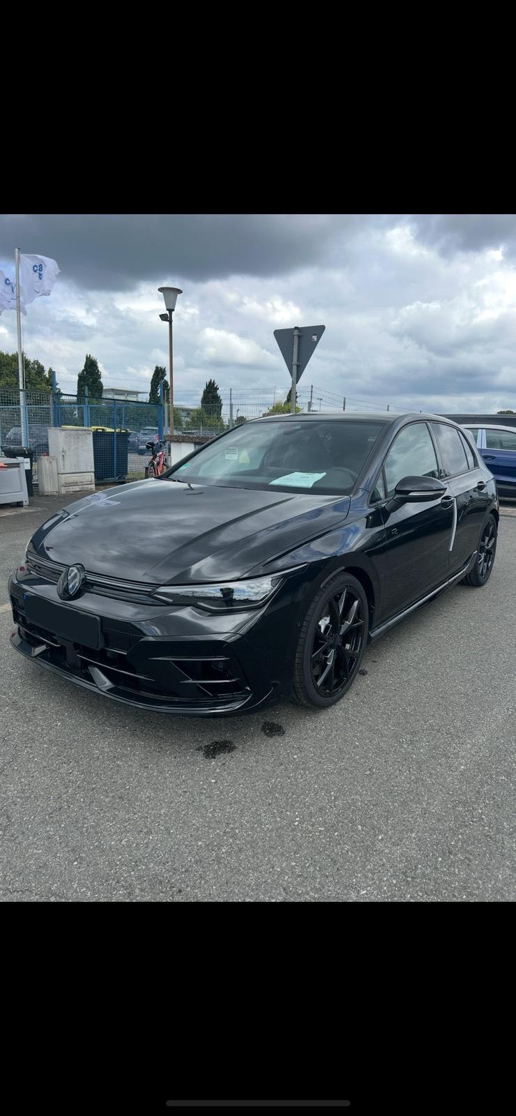 VW Golf 8R 333PS Mietwagen|Autovermietung|Sportwag… Bild 3