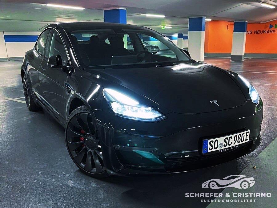 Tesla Model 3 Performance Bild 2