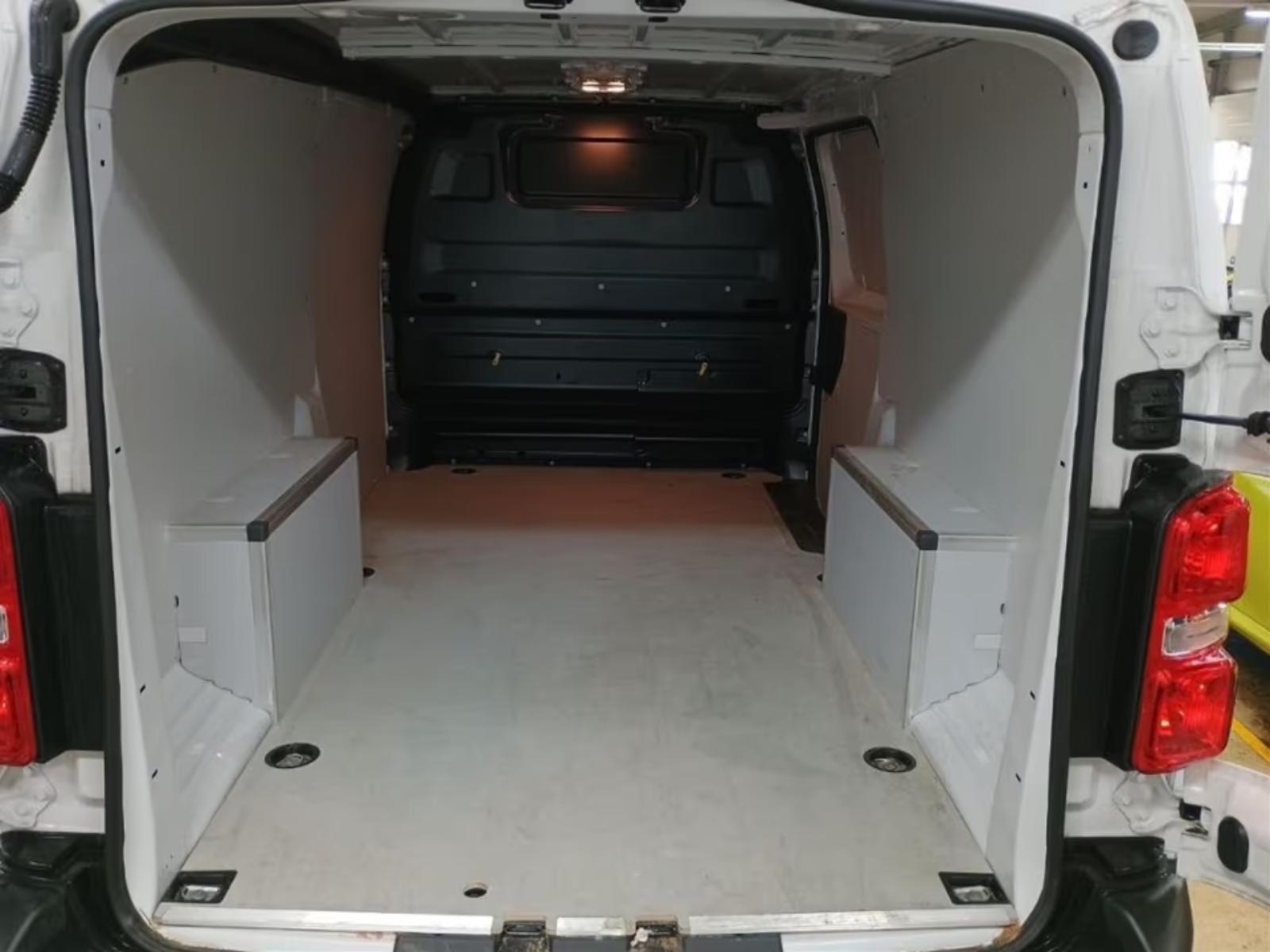 Opel Vivaro L Kurzzeitmiete ab 59 € / Tag |… Bild 3