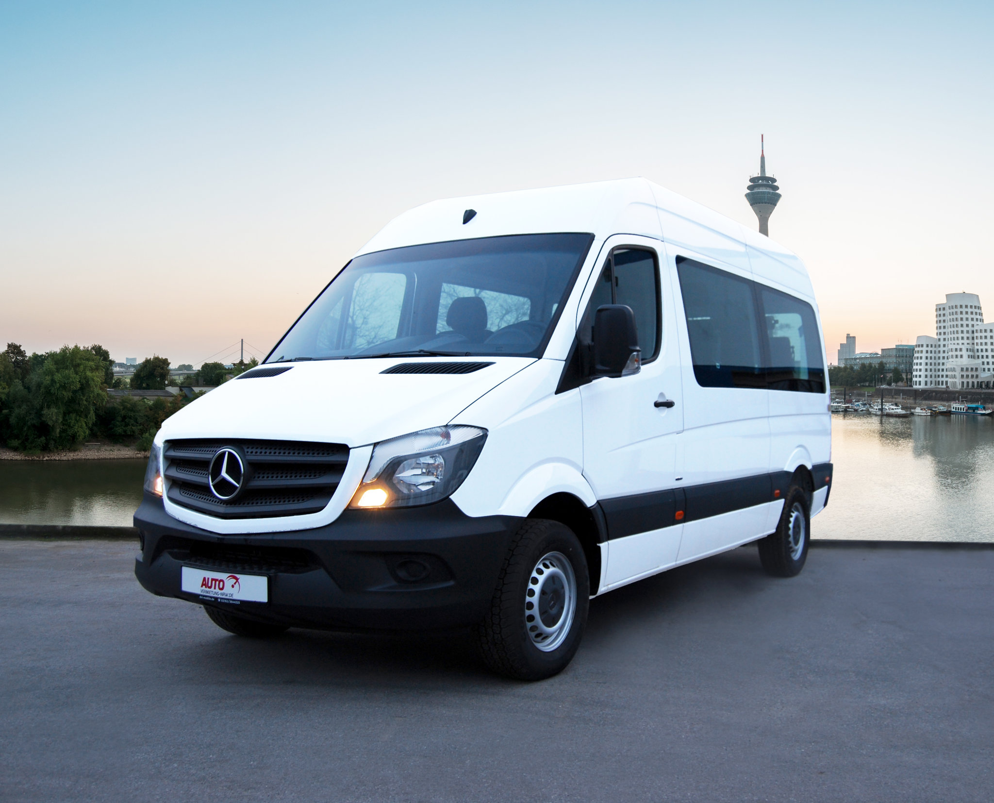 MB Sprinter MIT Rollstuhllift Bild 2