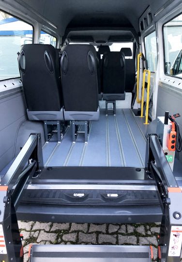 MB Sprinter MIT Rollstuhllift Bild 4