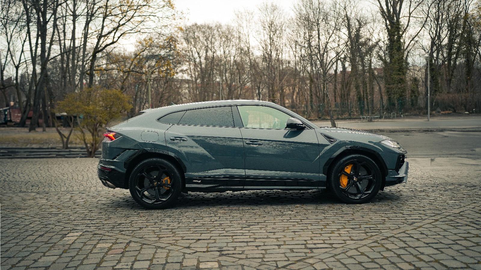 Lamborghini SUV Bild 3