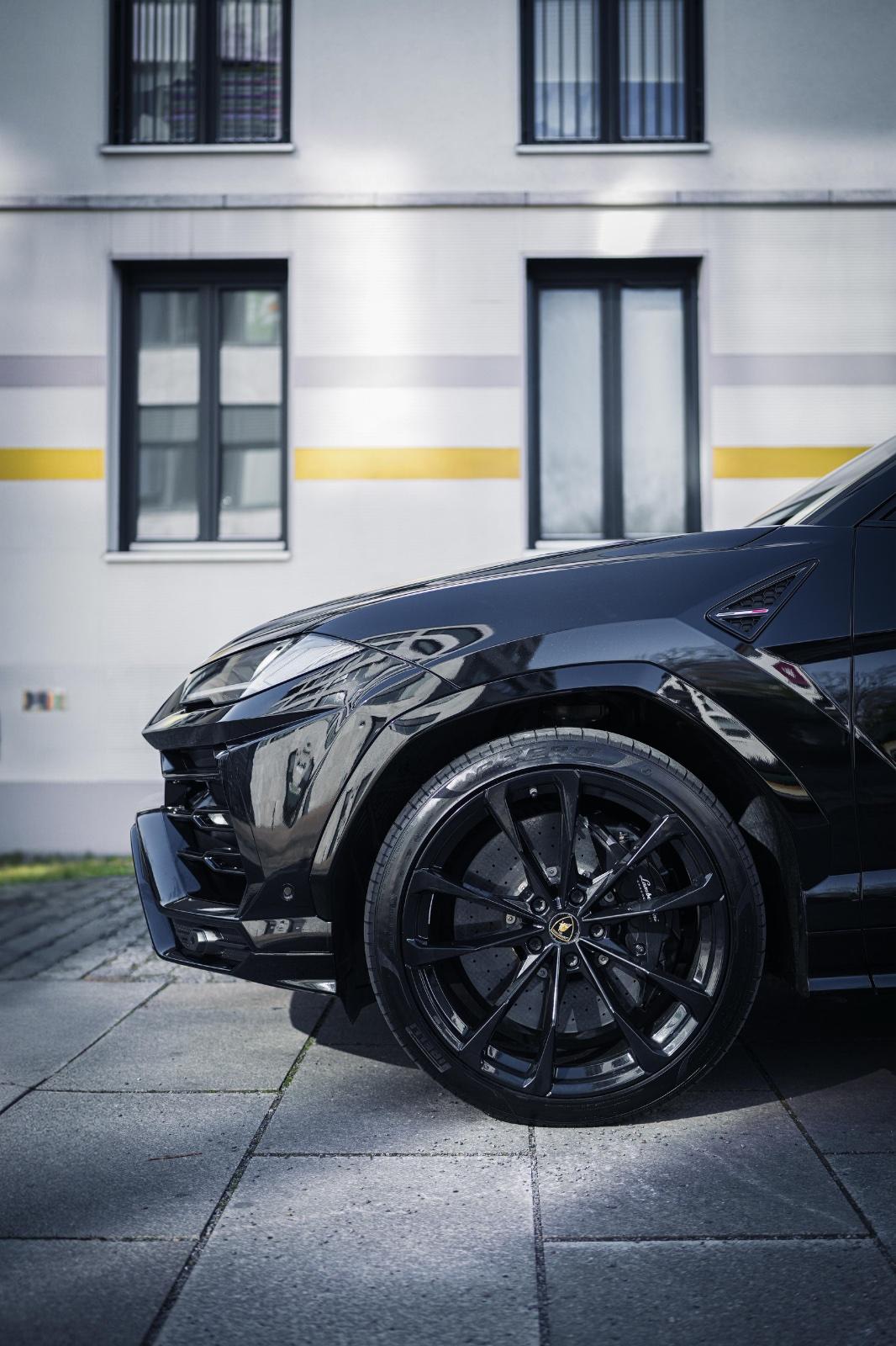 Lamborghini SUV Bild 3