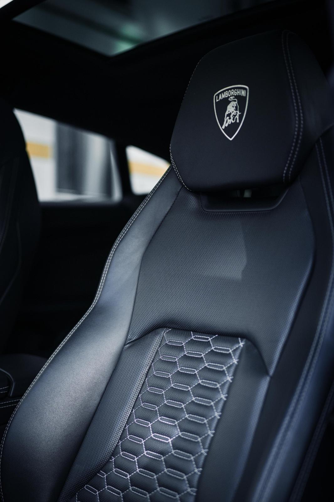 Lamborghini SUV Bild 4