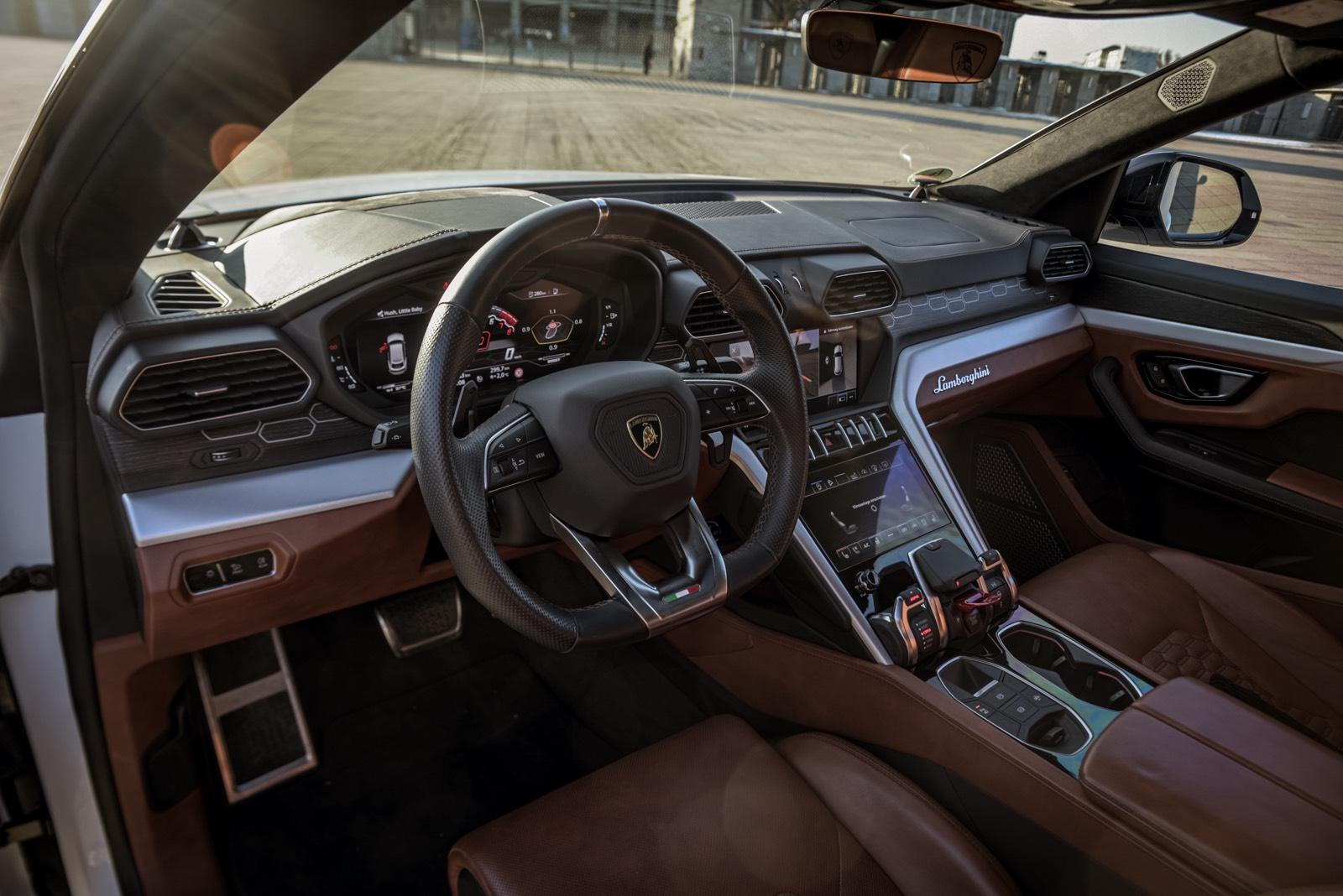 Lamborghini SUV Bild 6