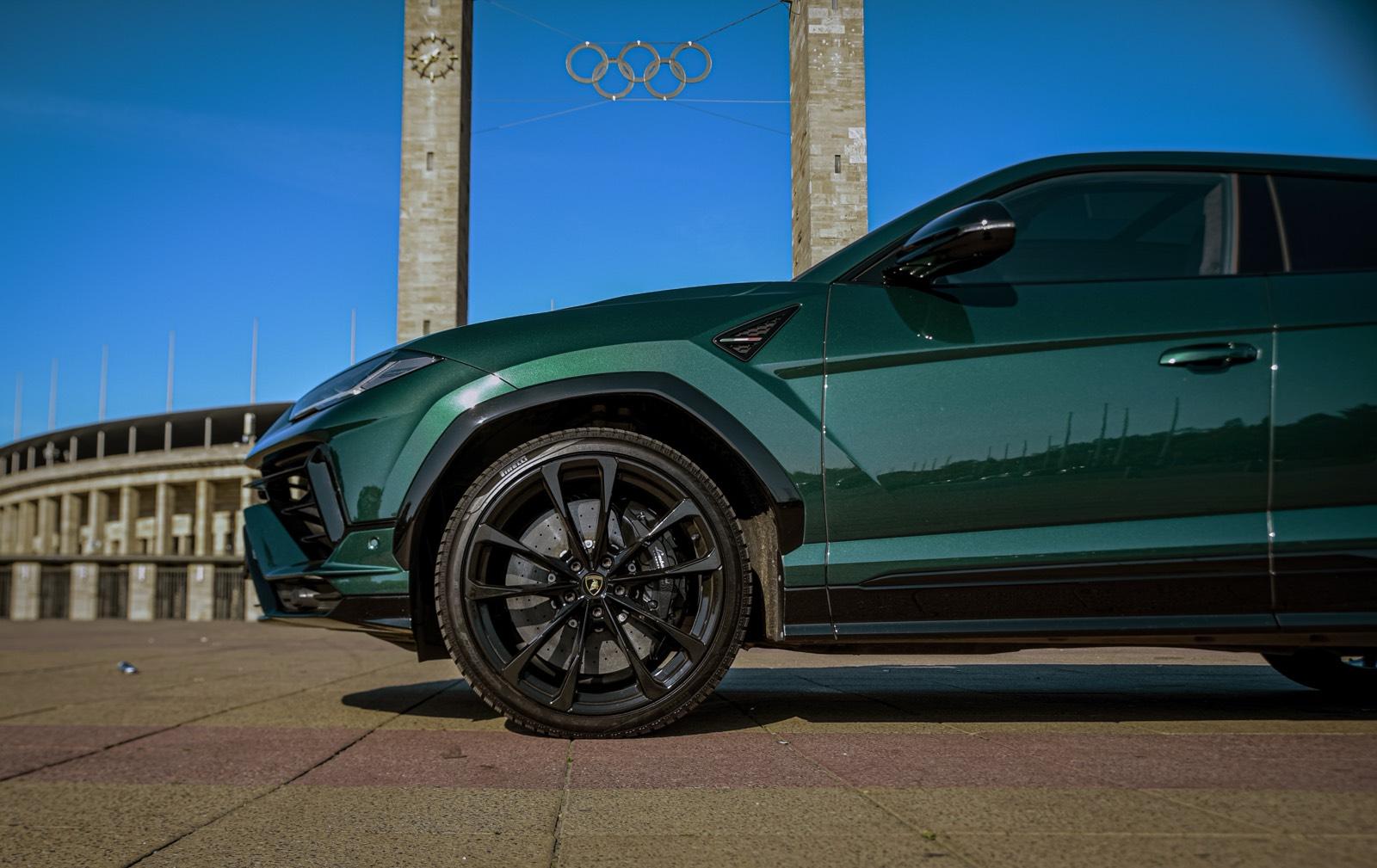 Lamborghini SUV Bild 4