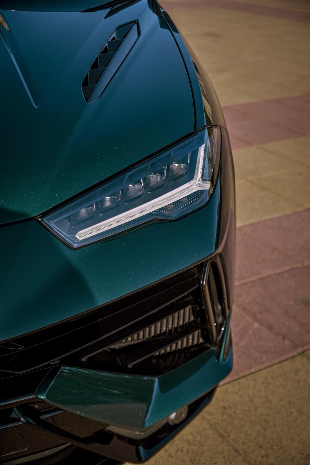 Lamborghini SUV Bild 5