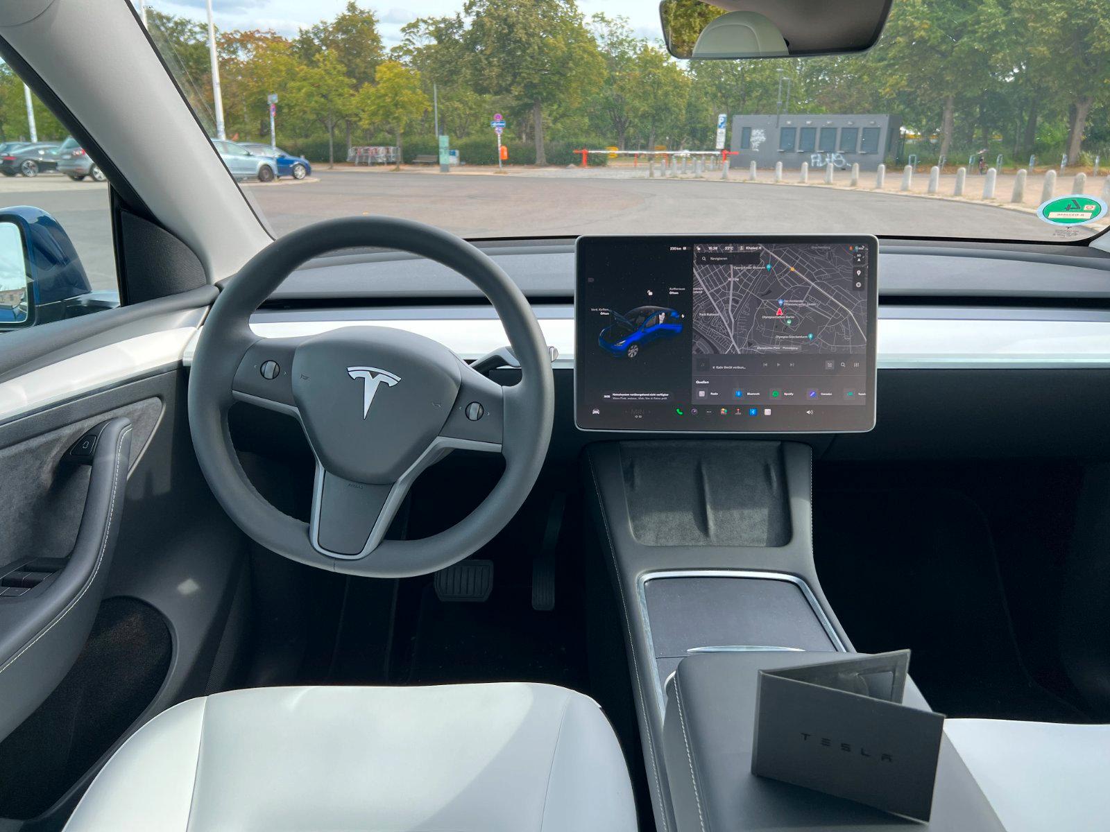 Tesla SUV Bild 3