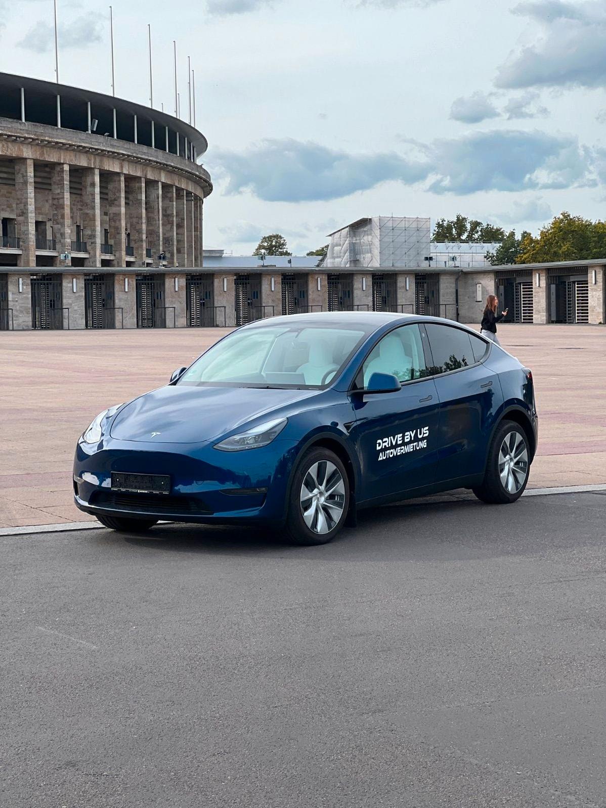 Tesla SUV Bild 5