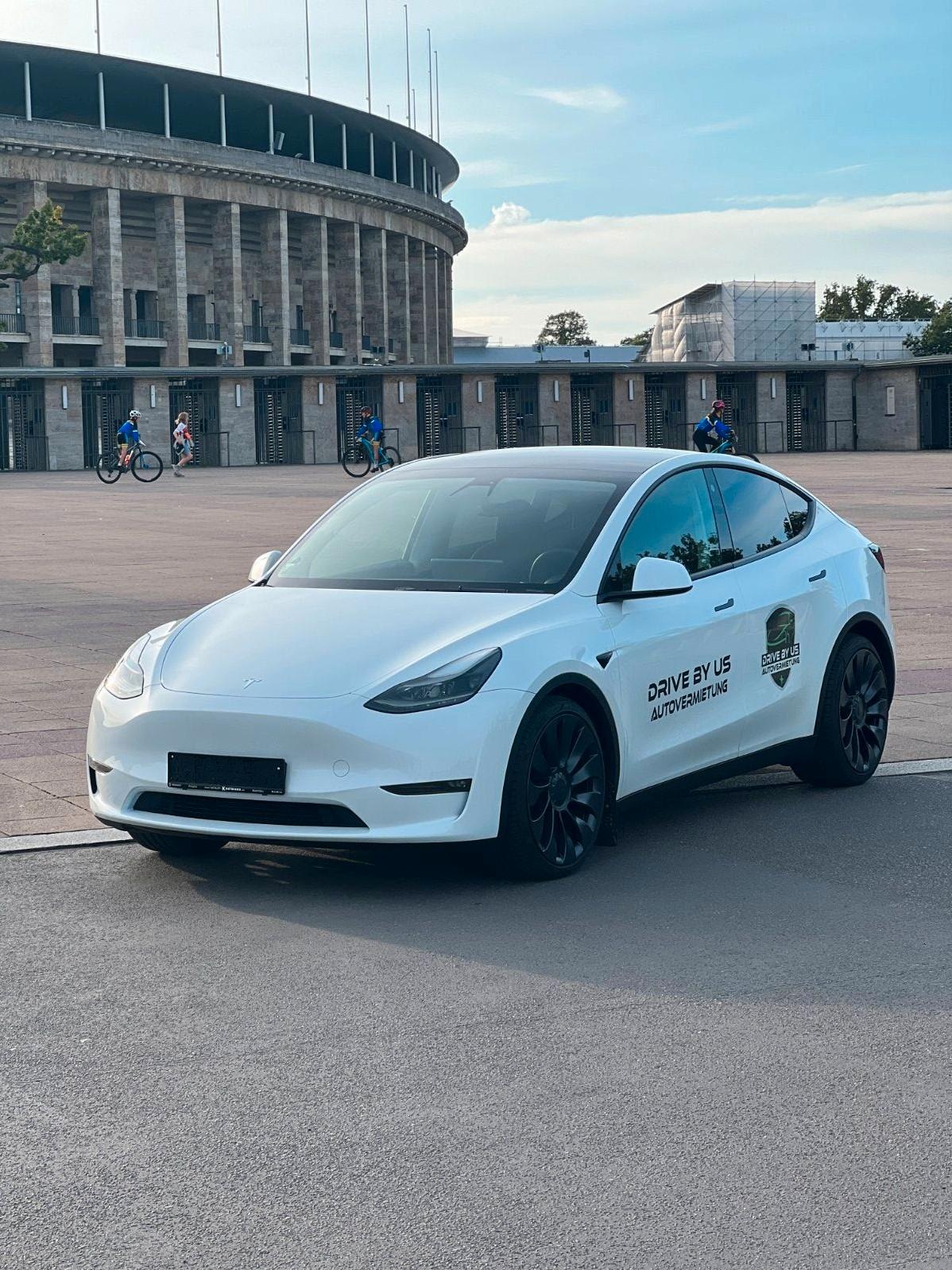 Tesla SUV Bild 5