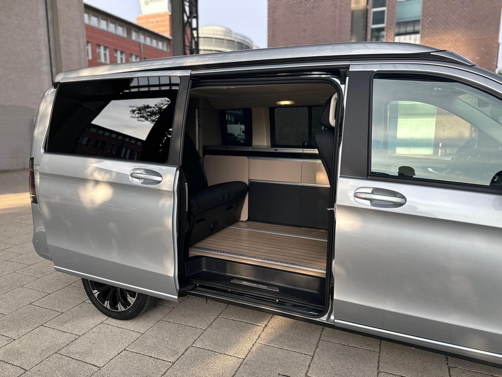 Mercedes-Benz Kleinbus Bild 3