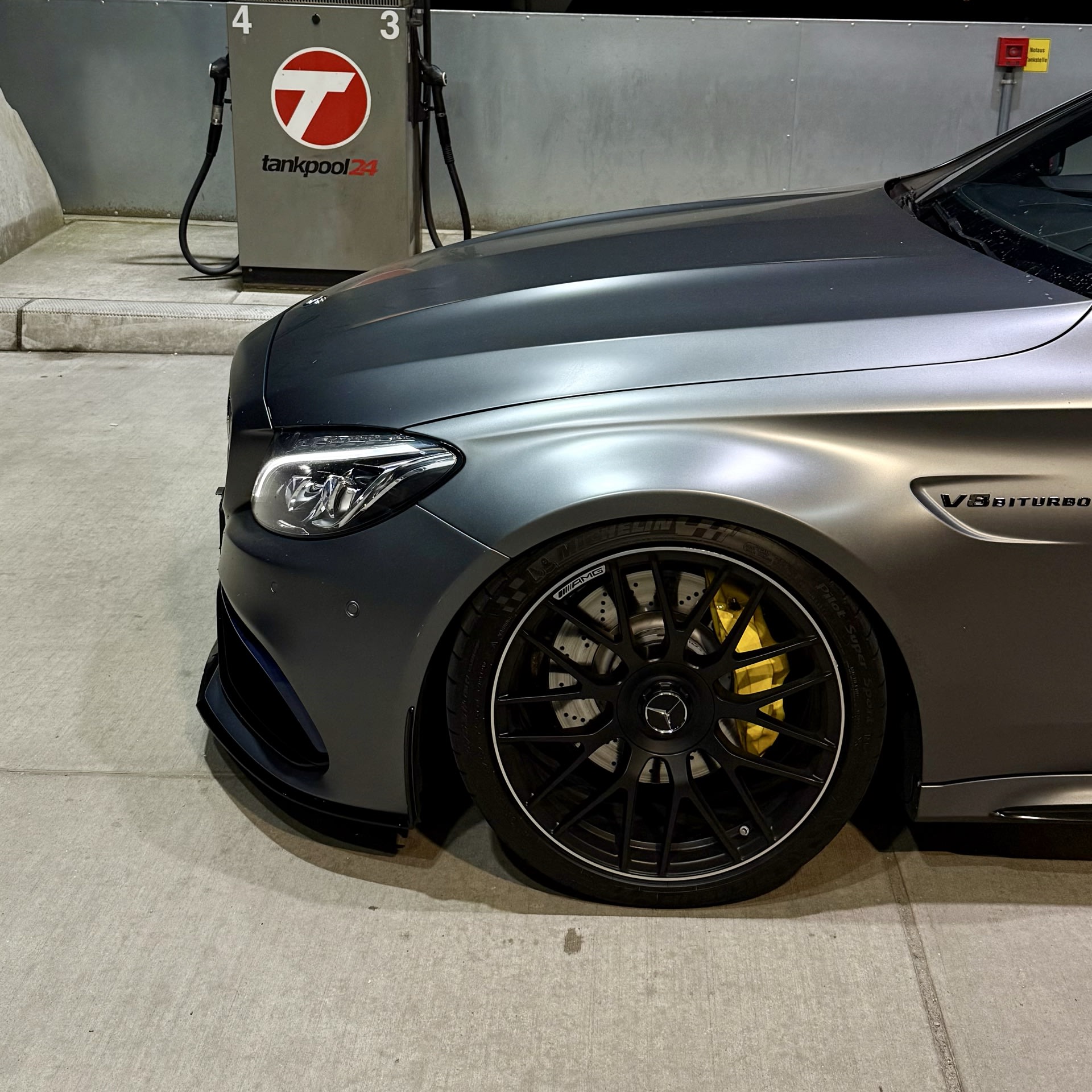 Mercedes C63 S Coupé AMG Edition One in Düsseldorf Bild 3