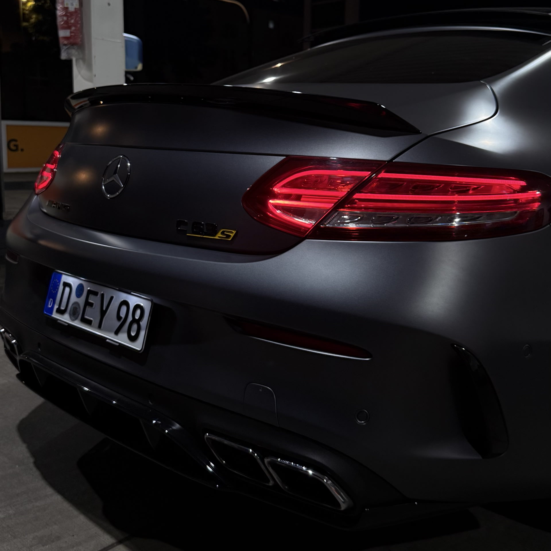 Mercedes C63 S Coupé AMG Edition One in Düsseldorf Bild 4