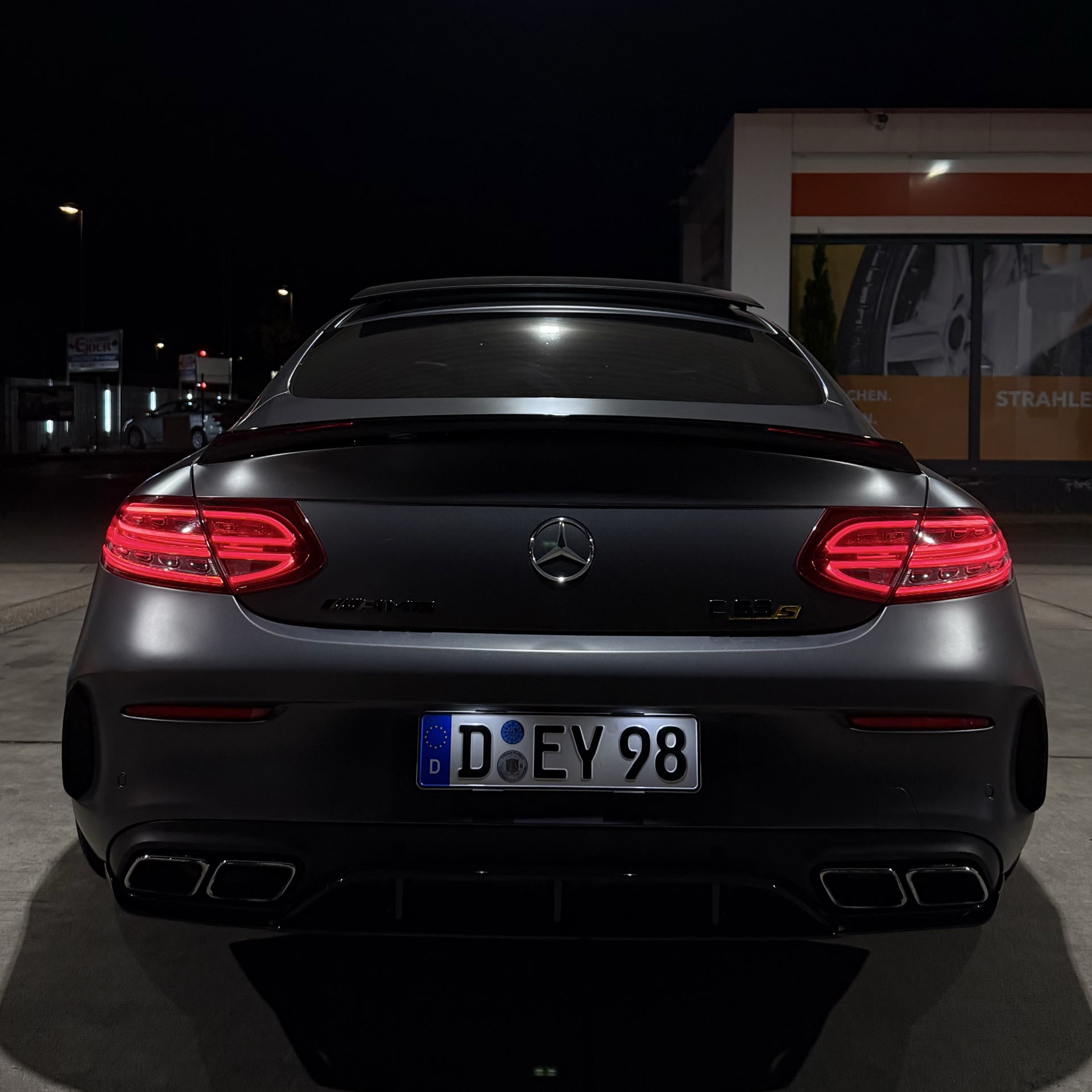 Mercedes C63 S Coupé AMG Edition One in Düsseldorf Bild 5
