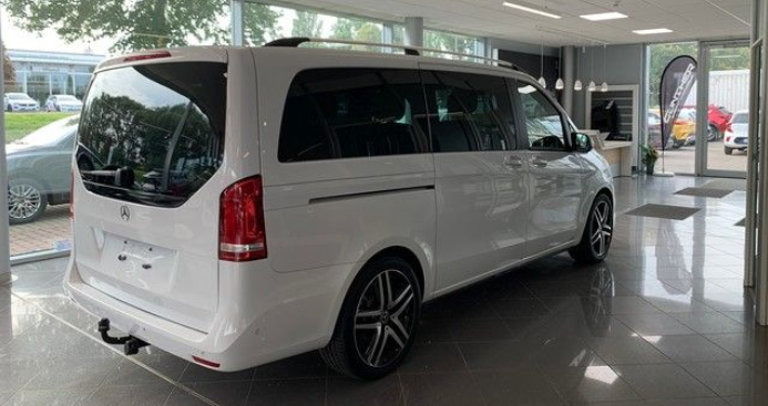 Mercedes-Benz Kleinbus Bild 3