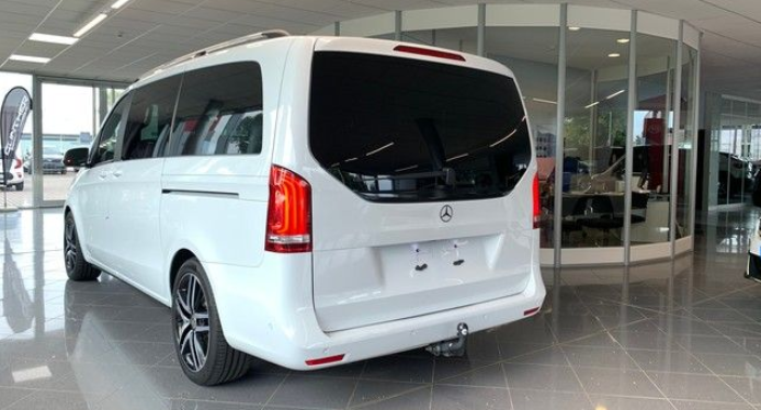 Mercedes-Benz Kleinbus Bild 4