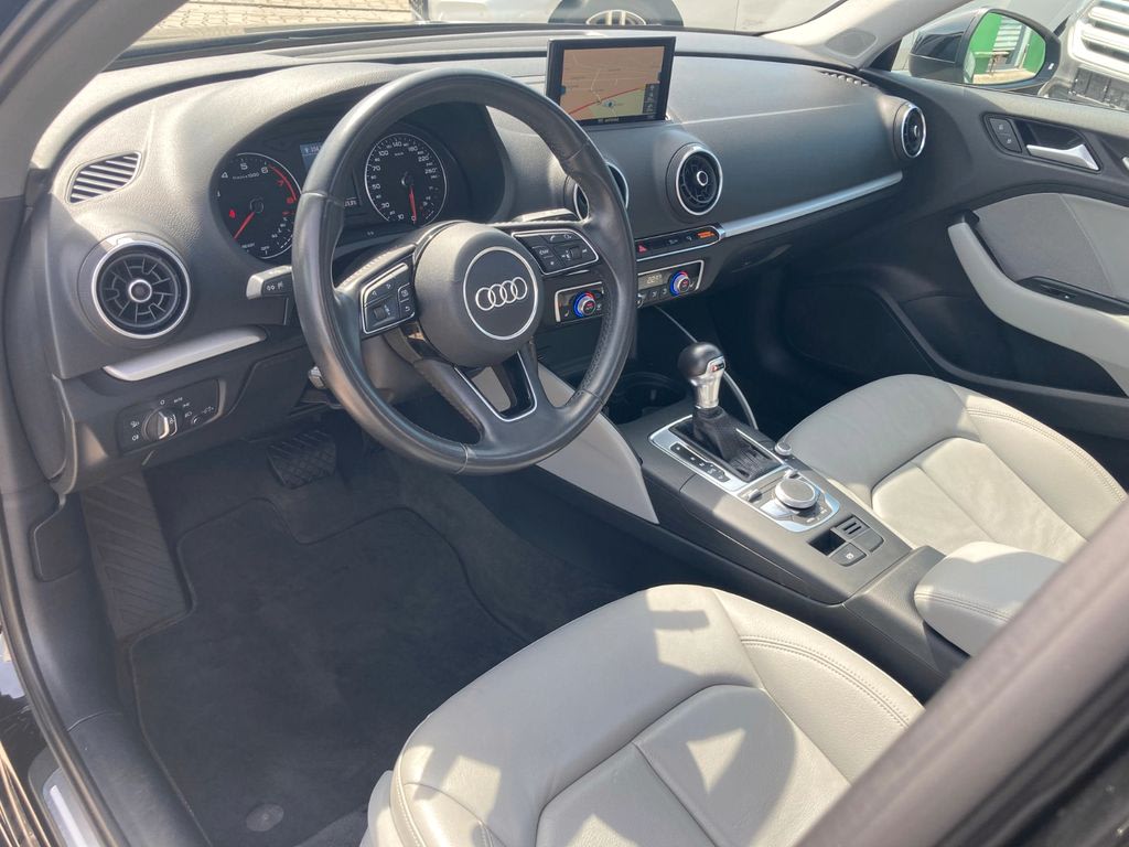 Audi Limousine Bild 4