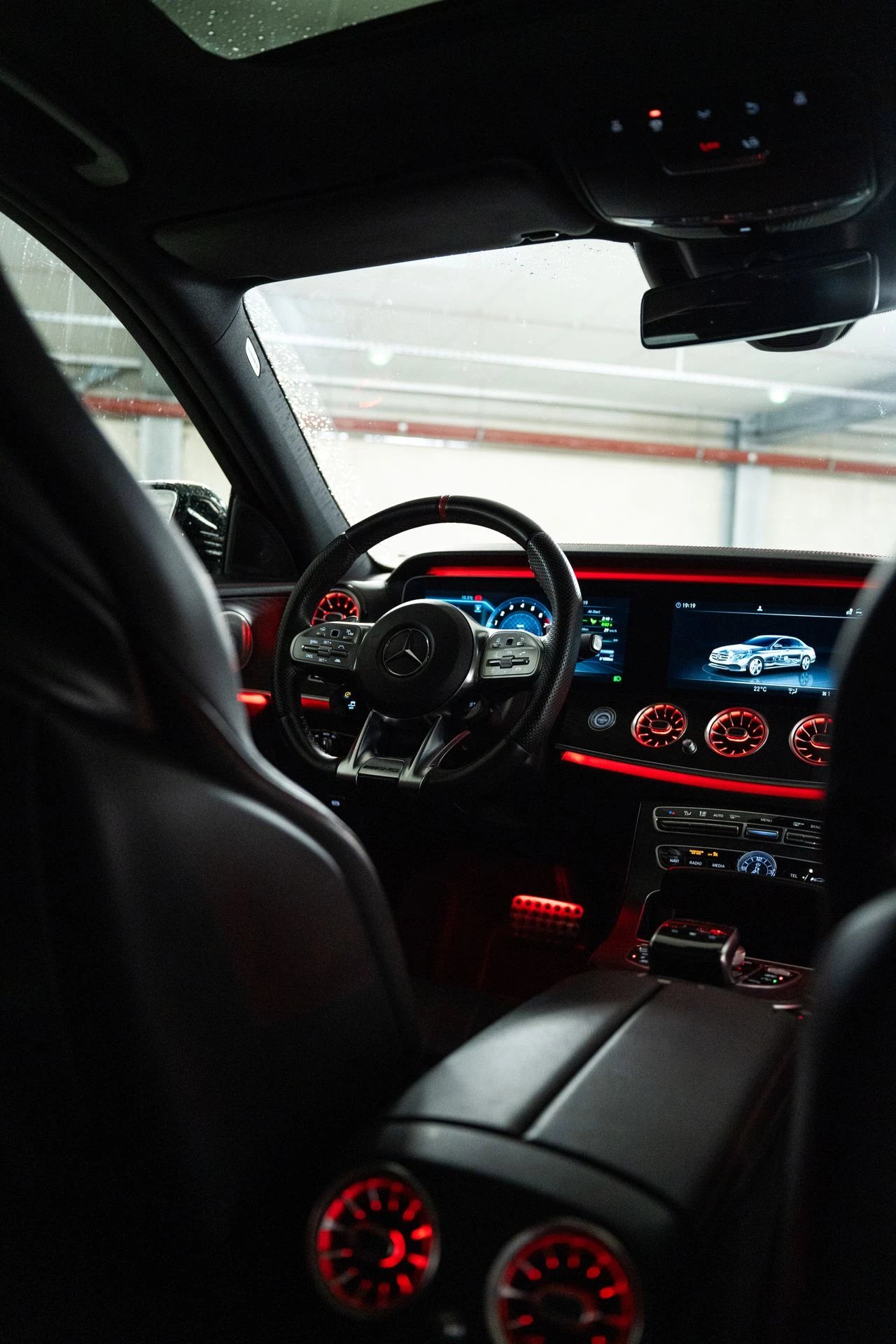 Mercedes-Benz E-Klasse Sport Bild 3
