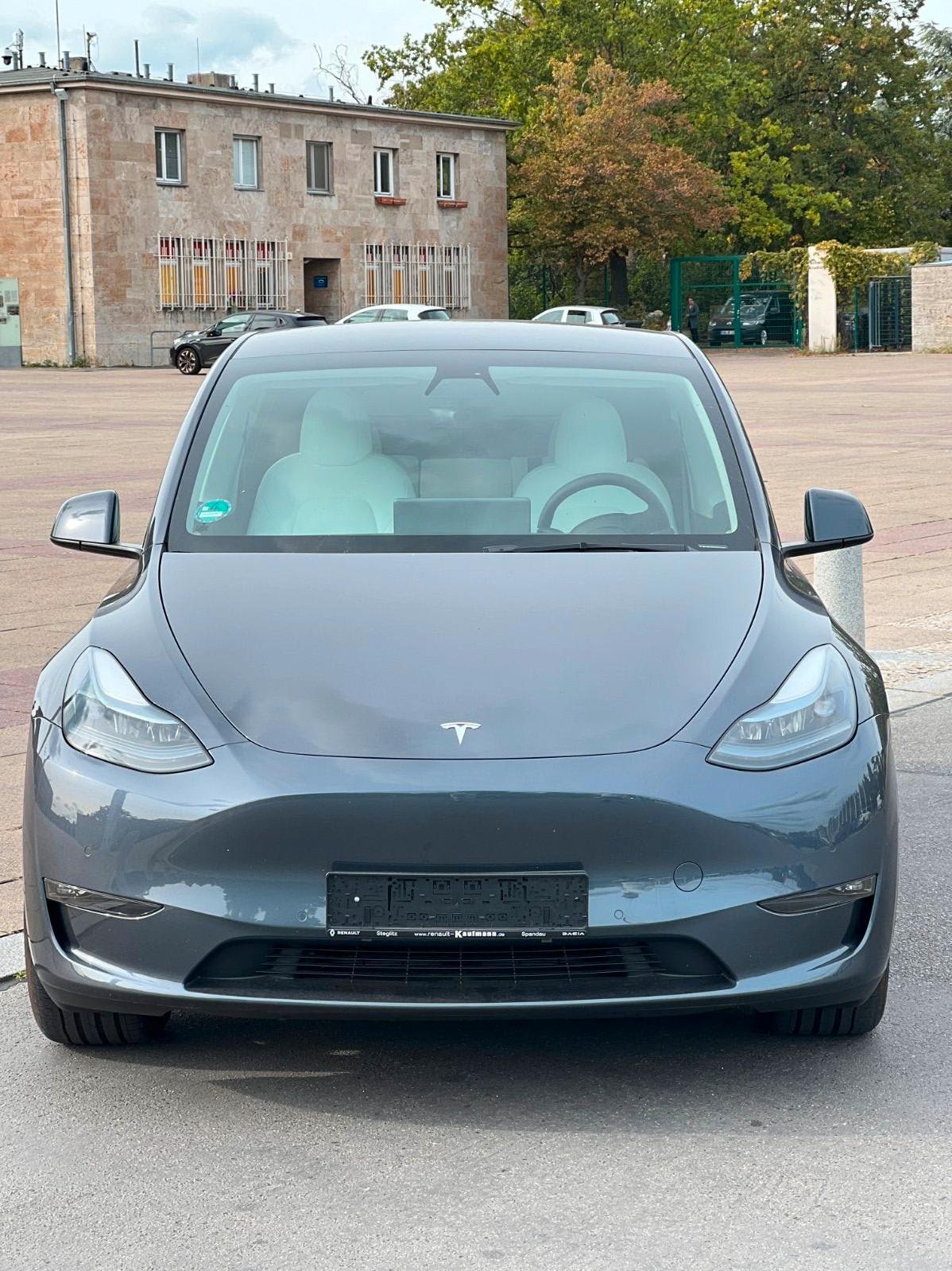 Tesla Model Y 2023 372 PS Autovermietung Mietwagen Automieten Rent a car