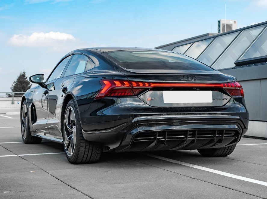 Audi RS e-tron GT mieten in Berlin