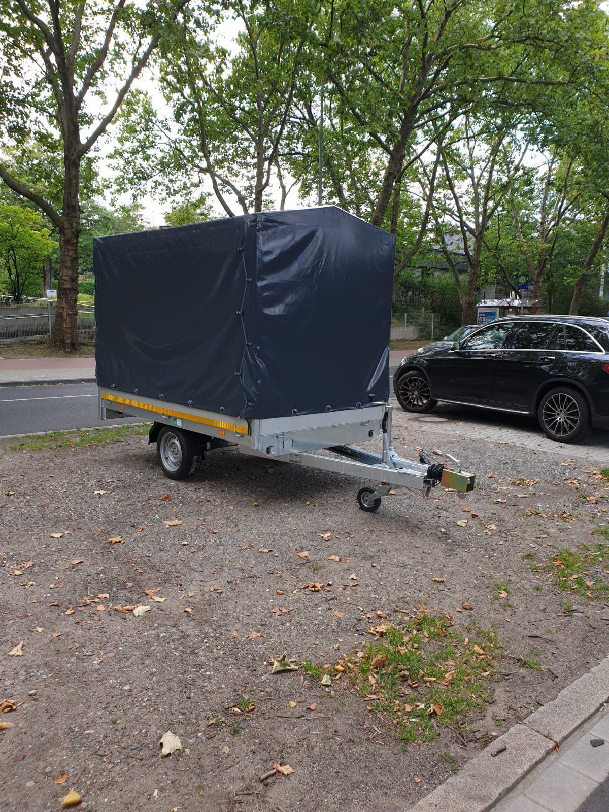 ZU VERMIETEN - Anhänger mit Plane 1068KG Nutzlast
