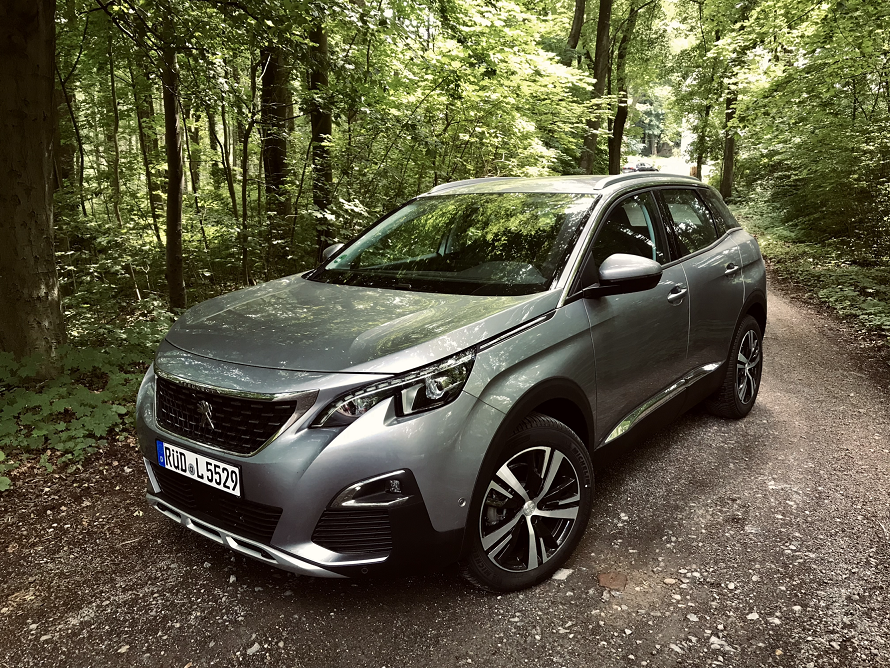 Mittelklasse Kombi  Modellbeispiel Peugeot 2008 Opel Astra Kombi