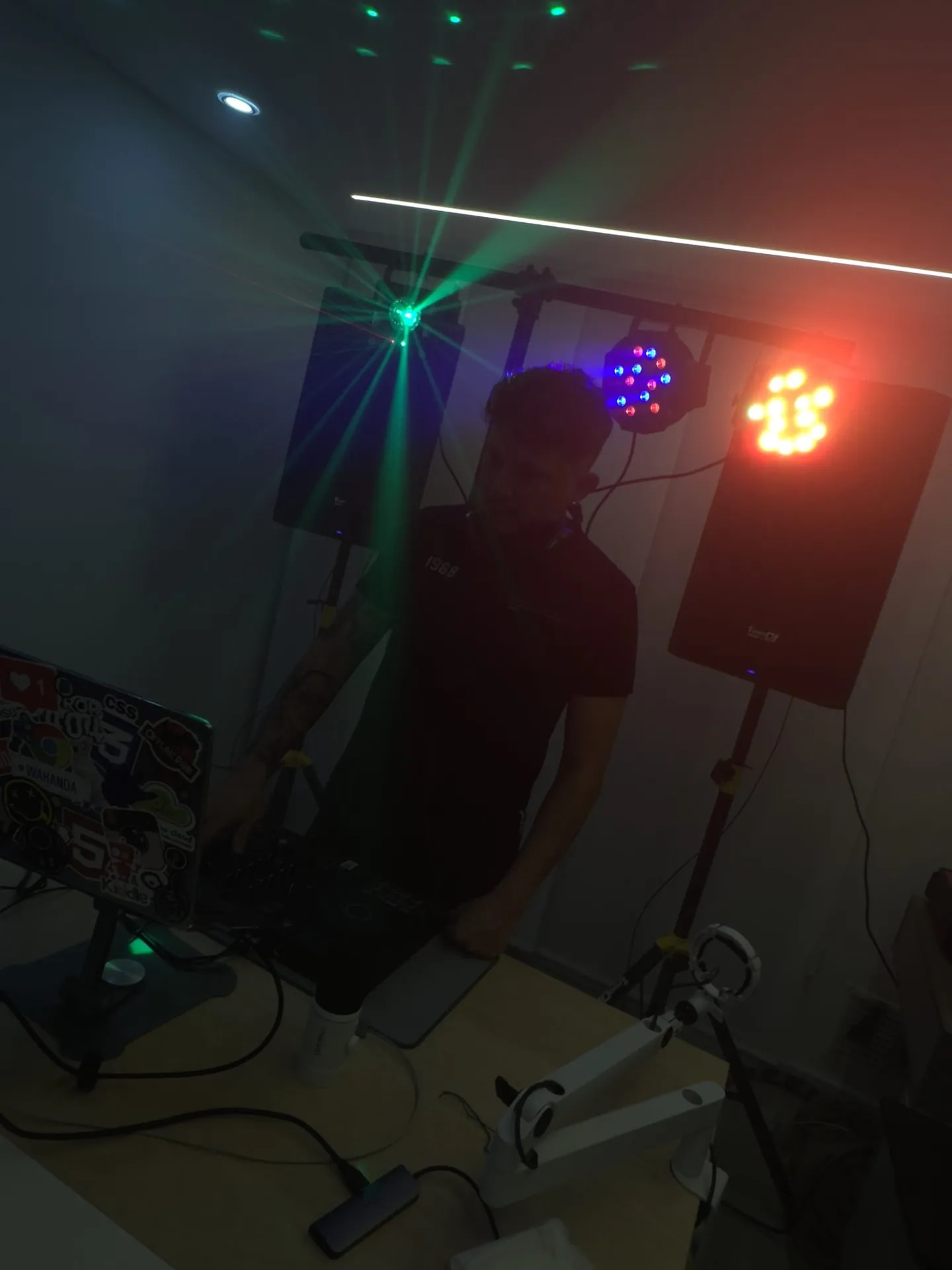 Montaje de luces y humo para fiesta en Bogotá — La Rumbería