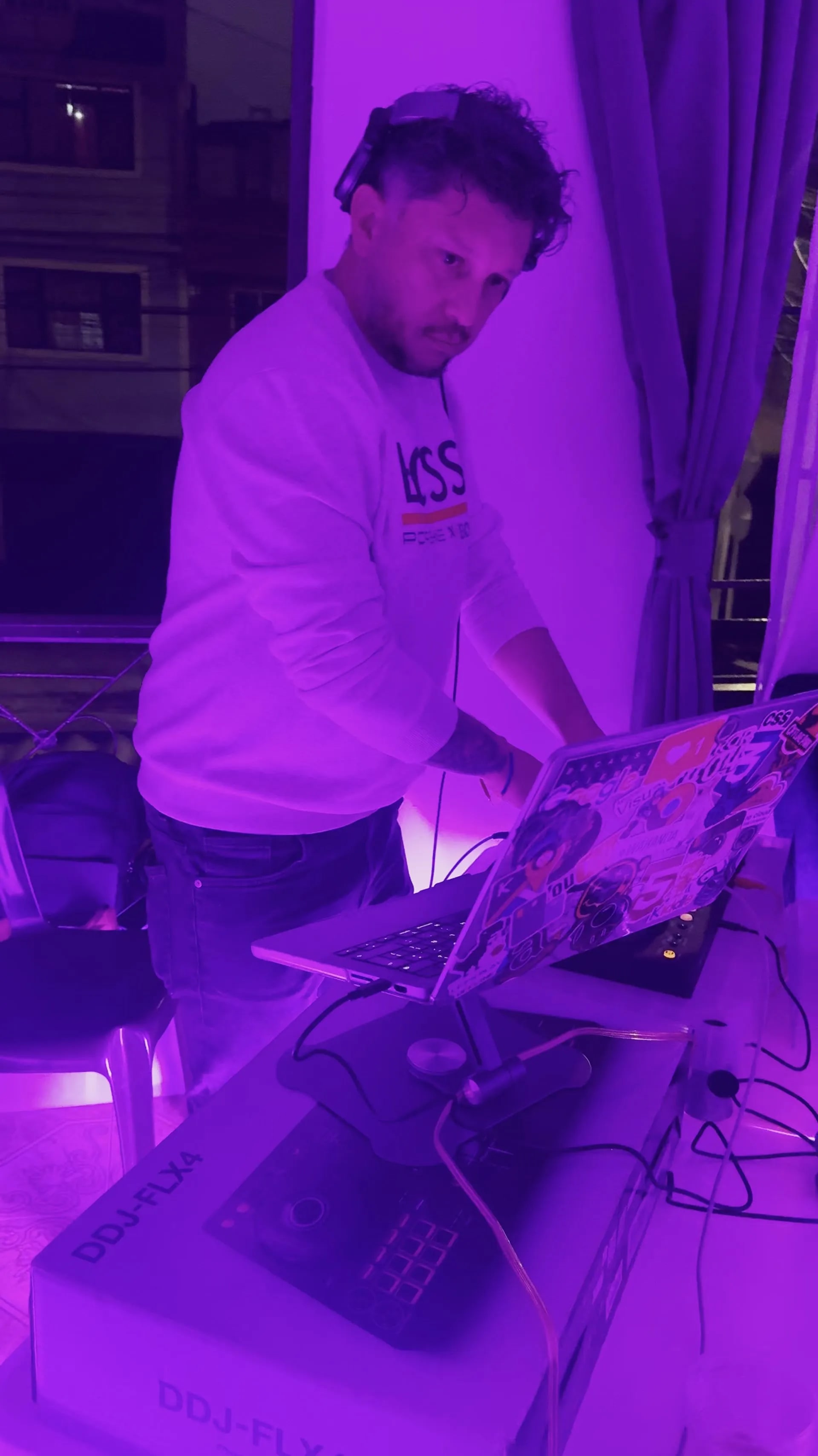 Montaje de consola y sonido profesional para evento corporativo en Bogotá — La Rumbería