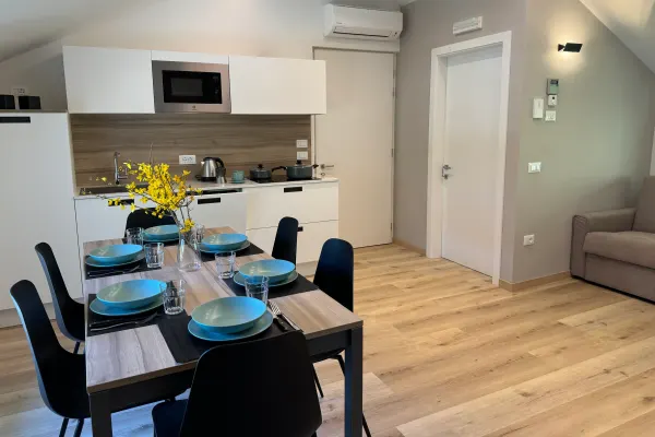 Brento holiday apartment, Arco – private ground-floor patio, 66 sqm