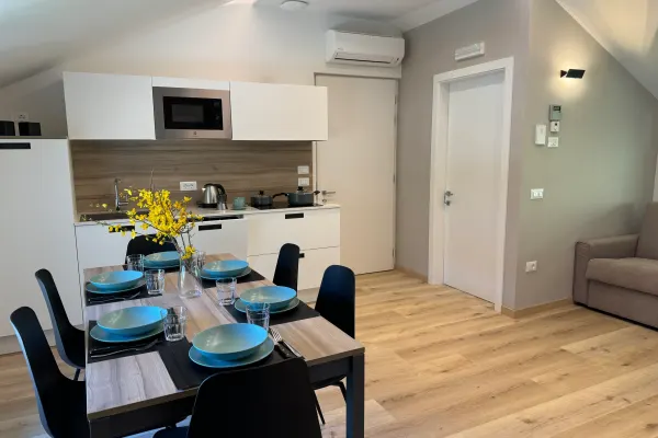 Brento holiday apartment, Arco – private ground-floor patio, 66 sqm