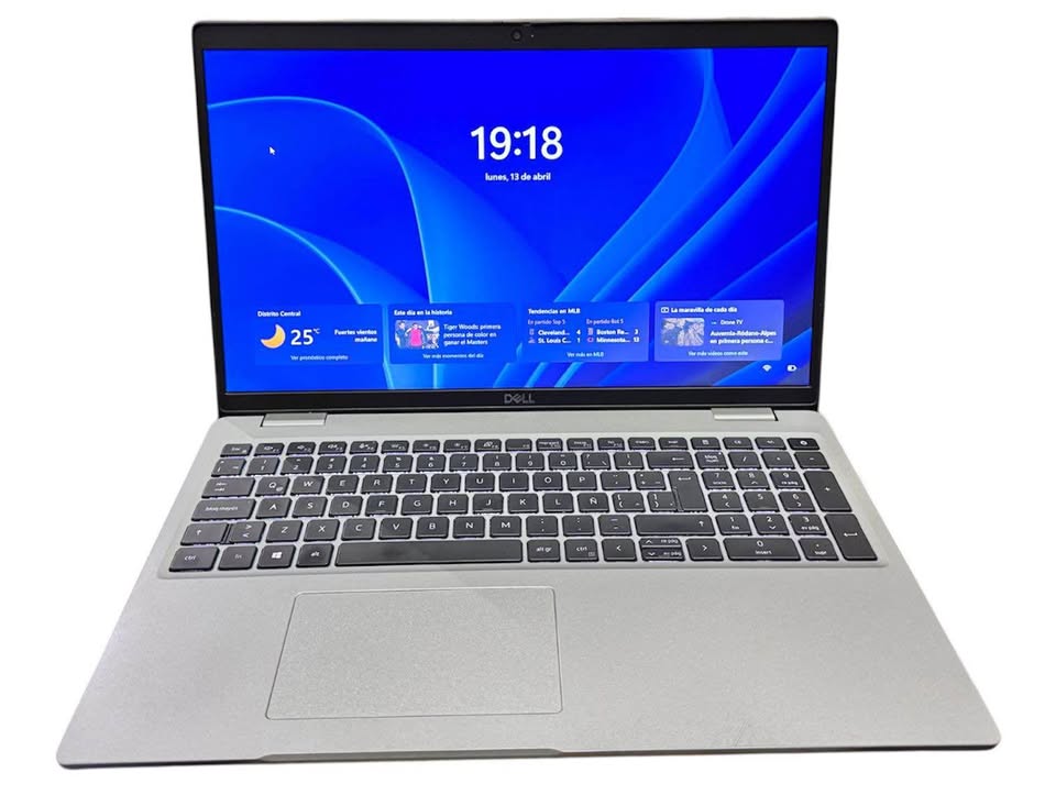 DELL LATITUDE 5520, color gris, 11va generación, core i7