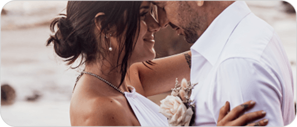 How to be a good poser on your wedding day